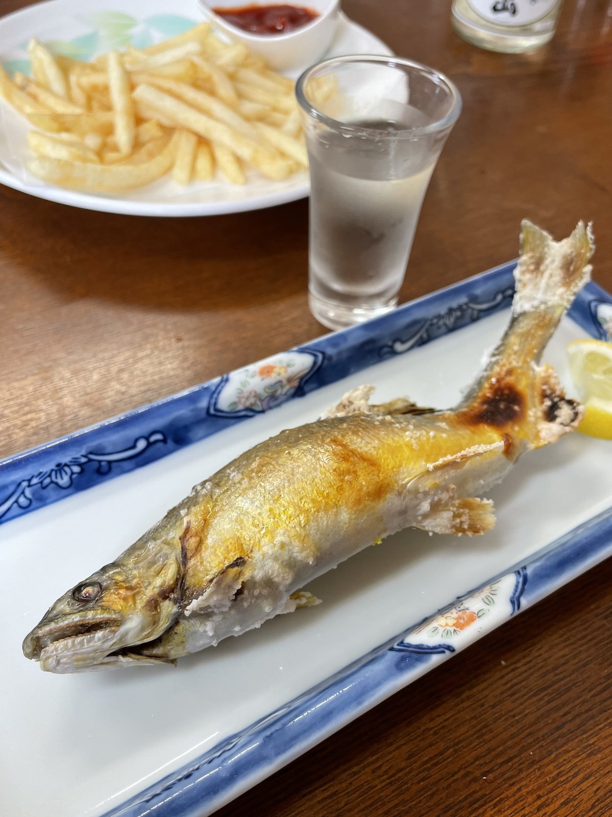 川魚の塩焼きと地酒「大峰山」
